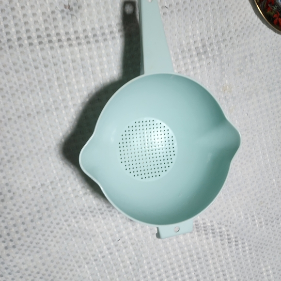 VINTAGE TUPPERWARE EUC COLLANDER STRAINER - Picture 2 of 5